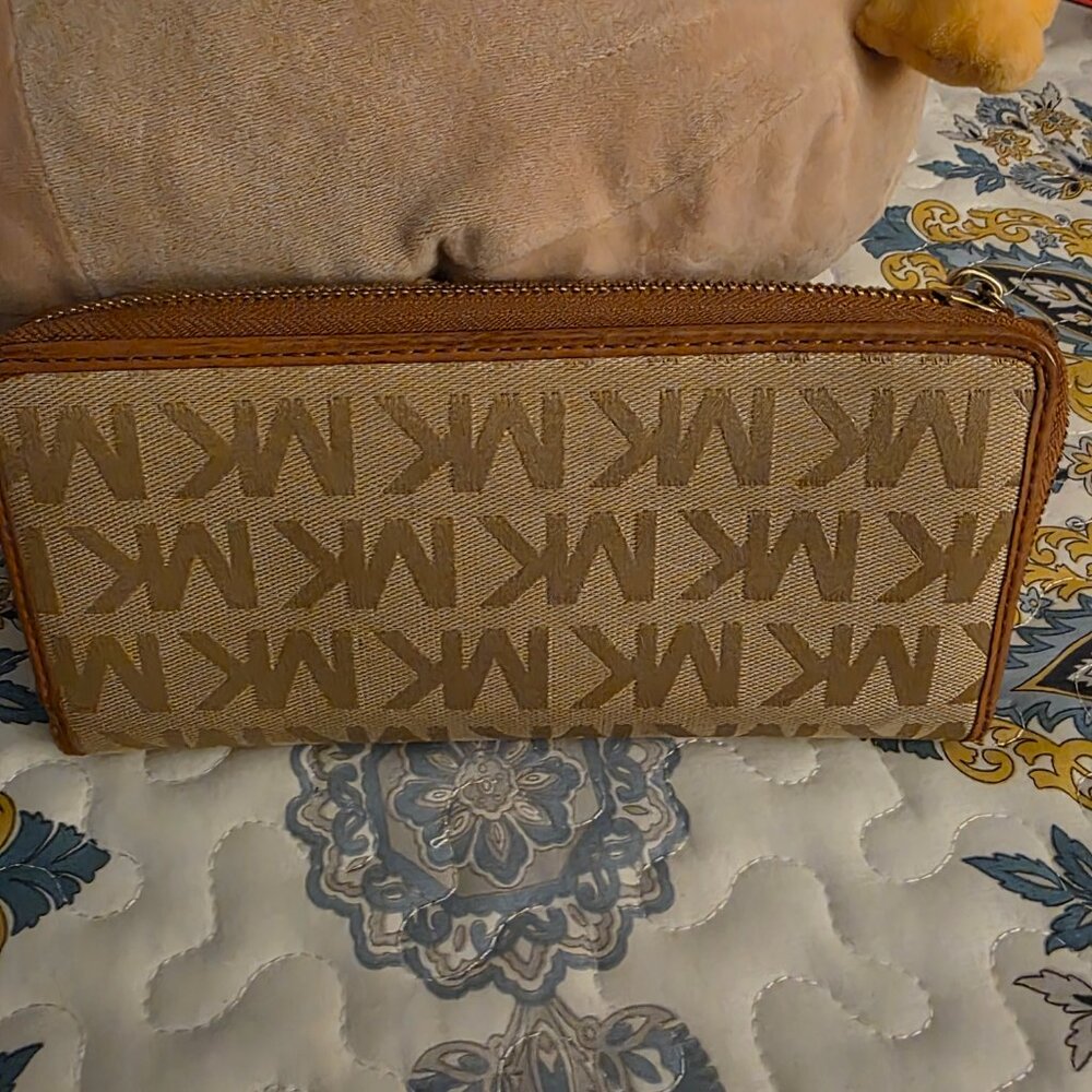 Wallet - Picture 2 of 3